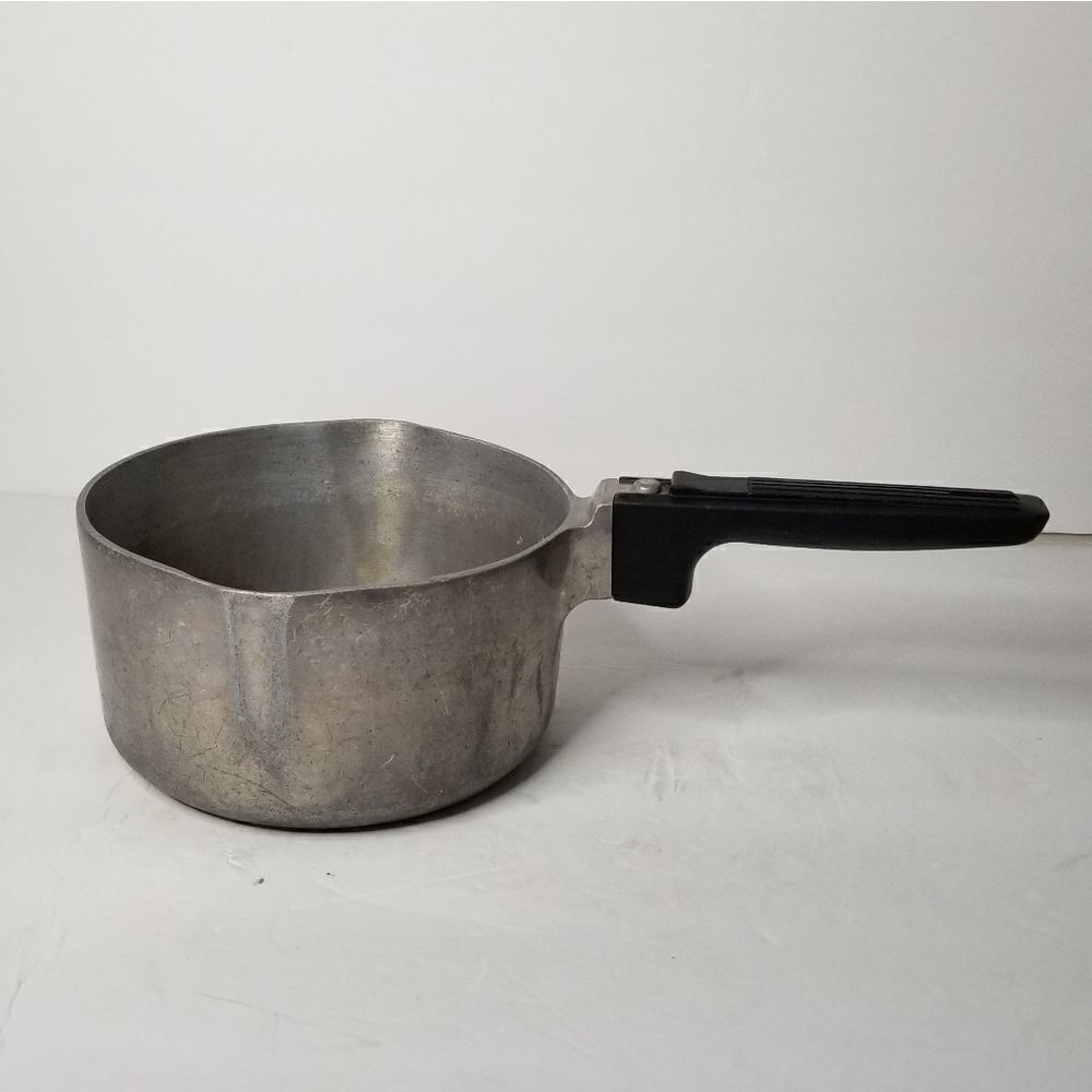 Magnalite 2 quart USA pot no lid vintage